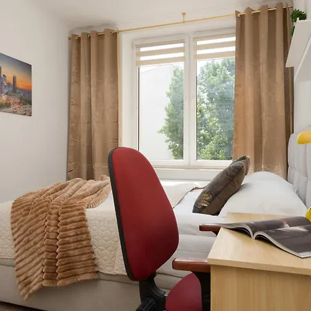 Spacious Family With Air Conditioning In Downtown By Renters *