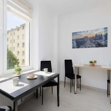 Spacious Family With Air Conditioning In Downtown By Renters דירה *