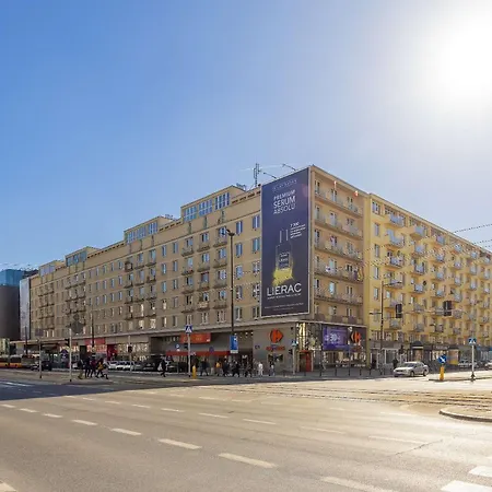 Spacious Family With Air Conditioning In Downtown By Renters דירה *